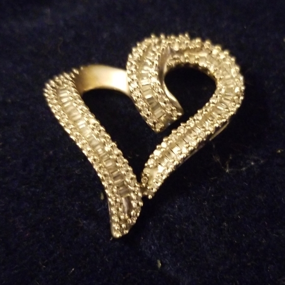 Zales CZ heart pendant - Picture 2 of 8